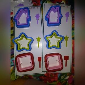 2 Sets Of 9 Sandwich Cutters